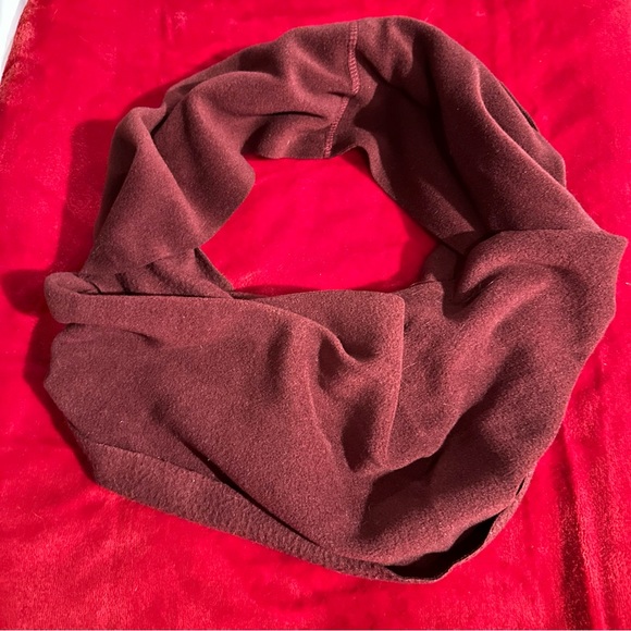 Accessories - Felt Maroon Scarf